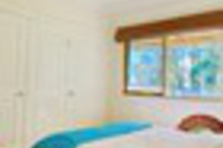 Room 8 of 138