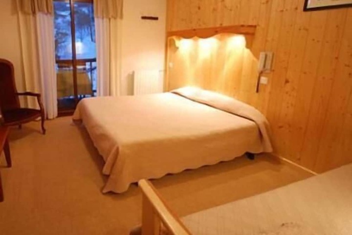 Room 14 of 60