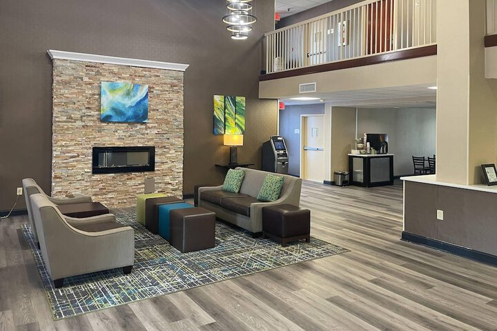 Entrance & Lobby