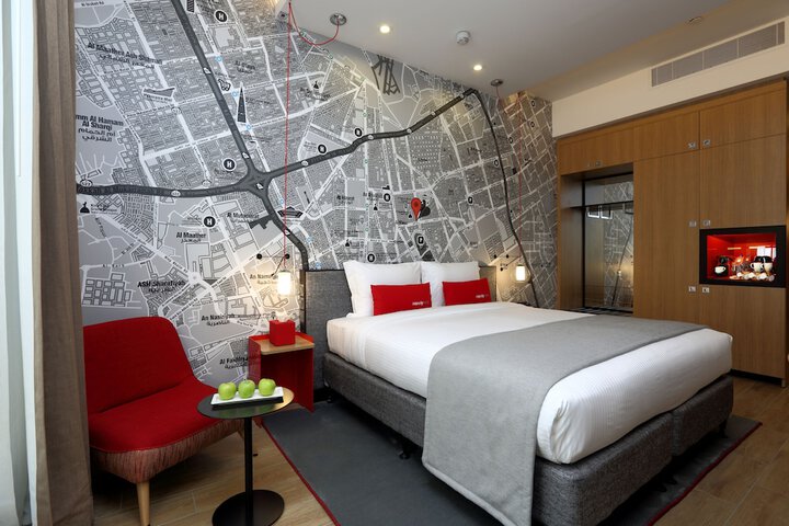 Room 10 of 195
