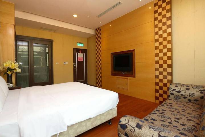 Room 58 of 79