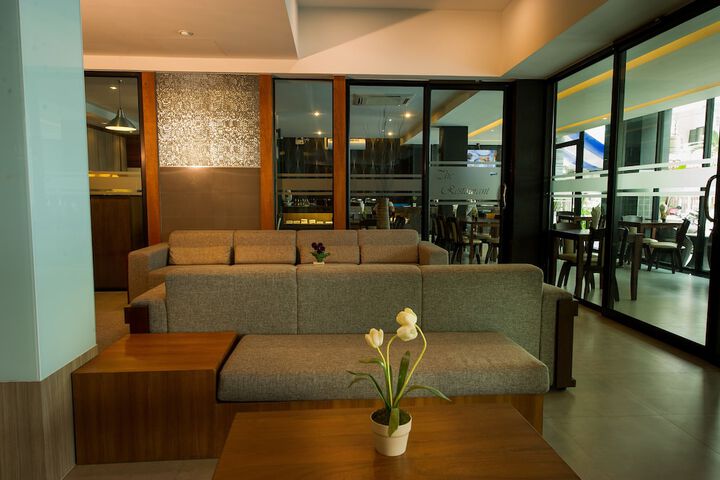 Hotel Lobby