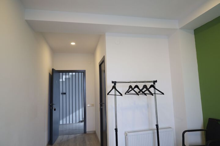 Room 17 of 43
