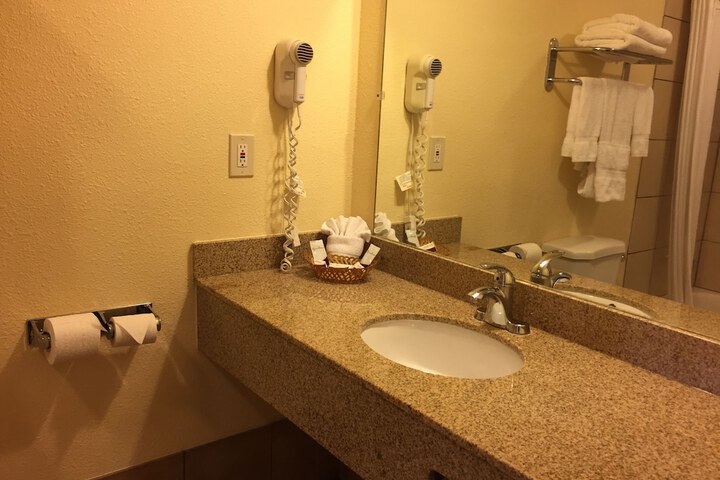 Bathroom sink
