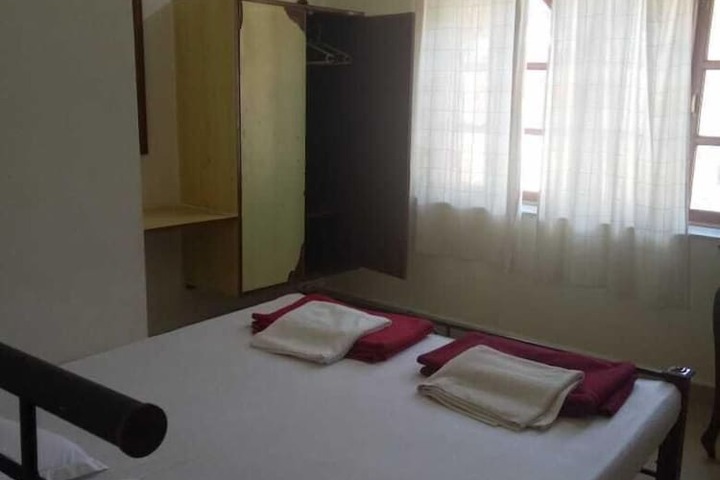 Room 7 of 13