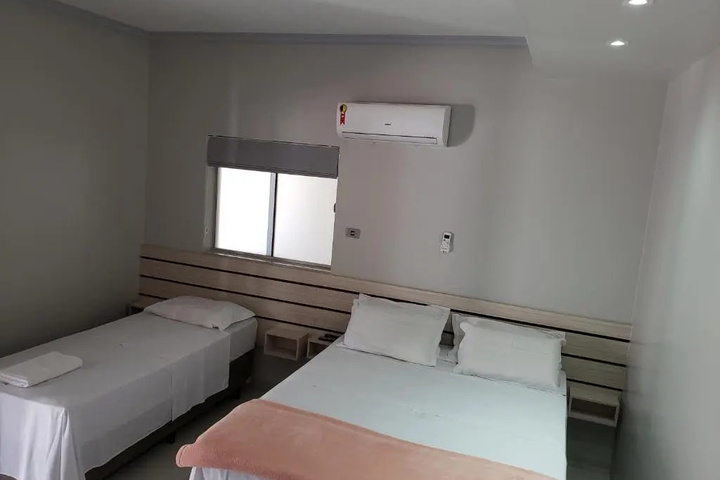 Room 4 of 7