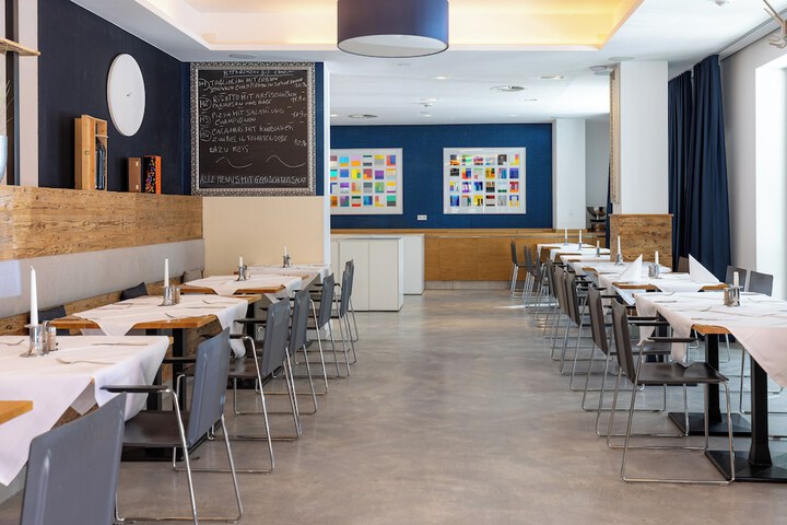 Dining 60 of 75