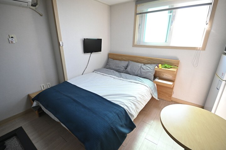 Room 30 of 49