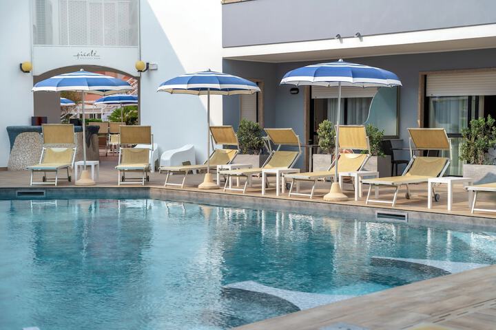 Pool 93 of 114