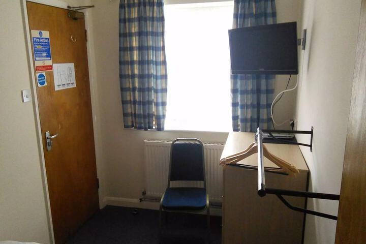 Room 10 of 21