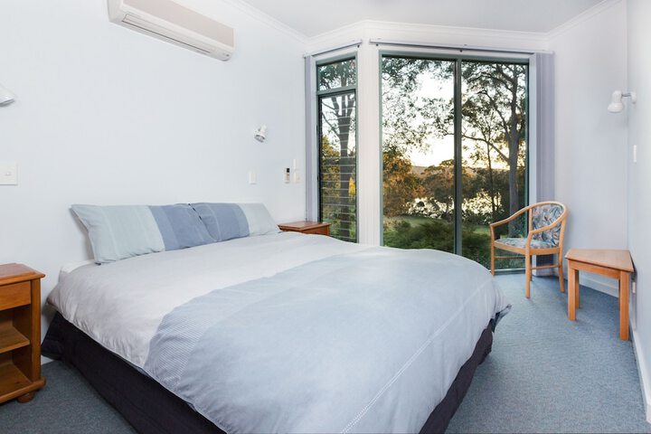 Room 4 of 48