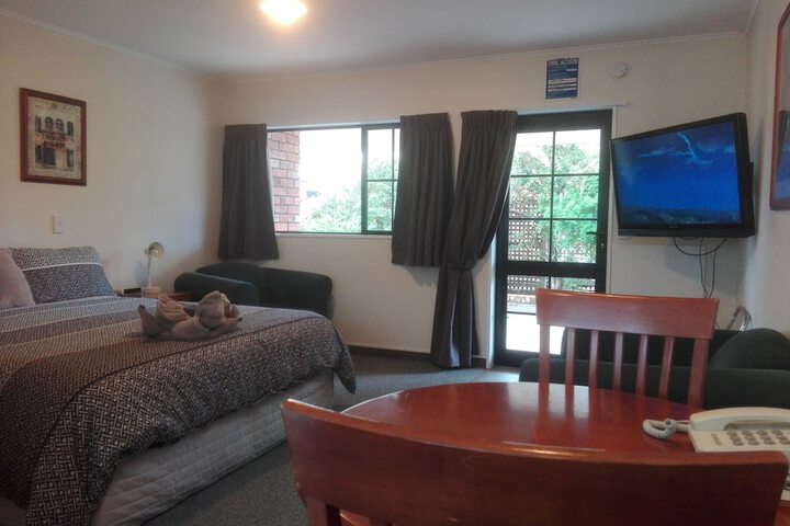 Room 15 of 42