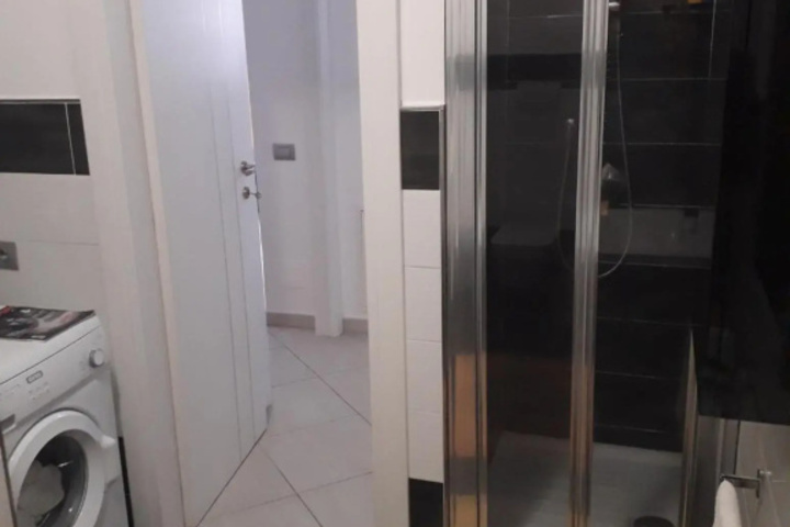 Room 5 of 17