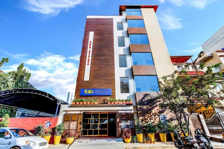 Hotel 12 Degrees West