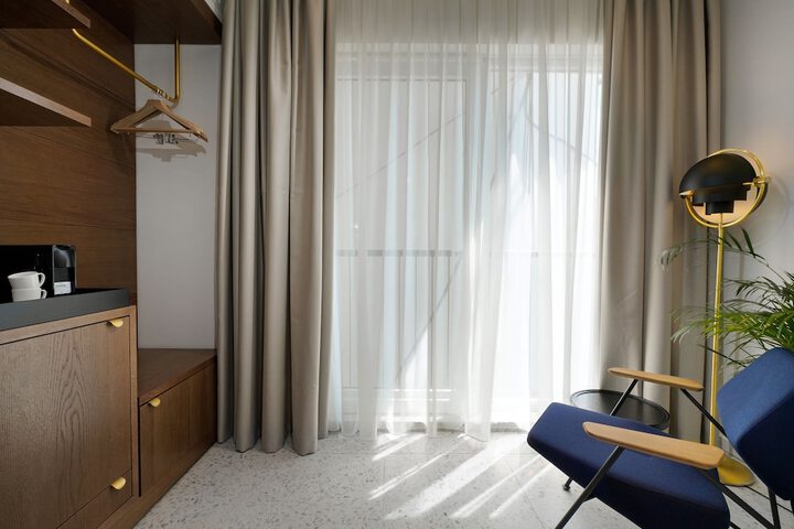 Room 25 of 45