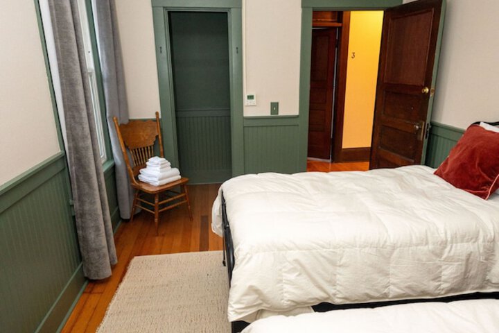 Room 8 of 49