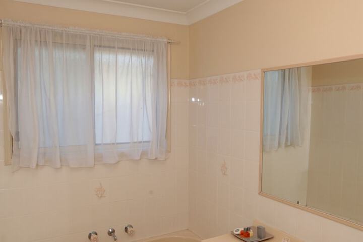 Room 25 of 38