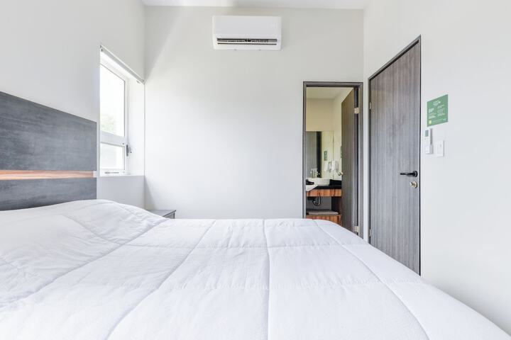 Room 62 of 228