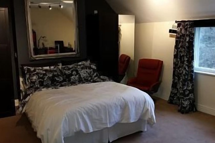 Room 10 of 53