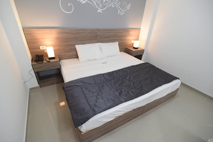 Room 13 of 34