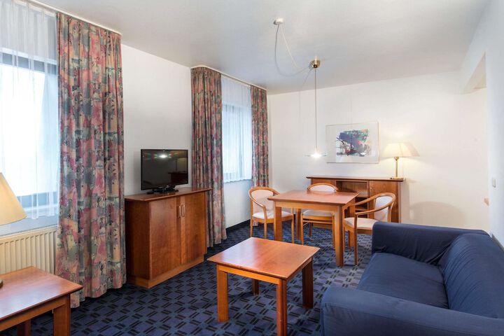Room 12 of 34