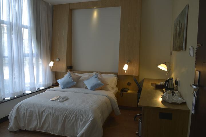 Room 5 of 36
