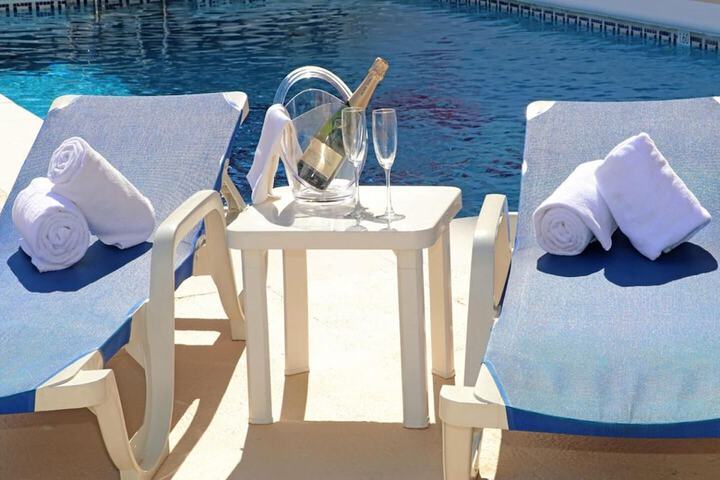 Hotel with Pool