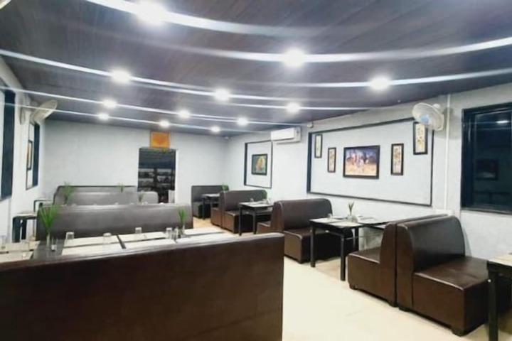 Dining 19 of 42