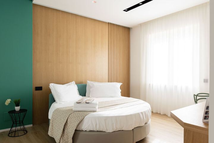 Room 8 of 68