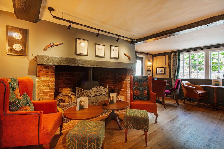 Lounge 150 of 169