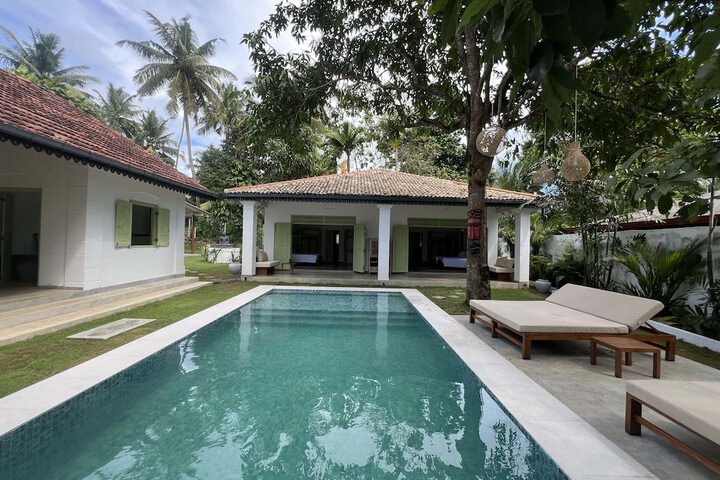 Pool 42 of 79