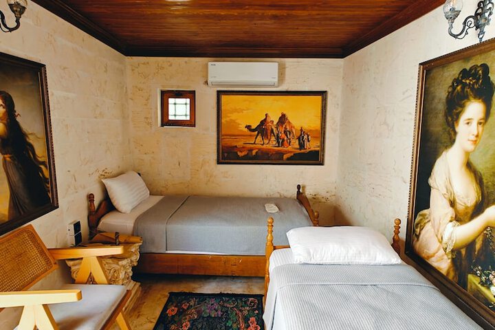 Room 13 of 88