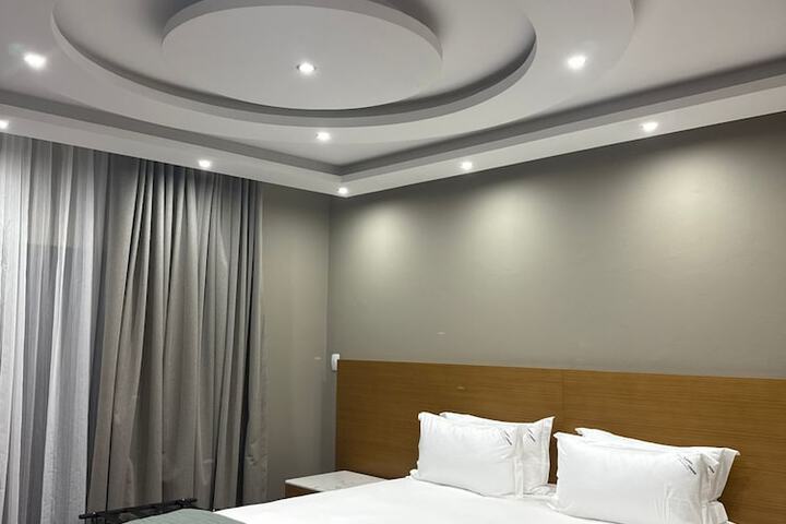 Room 14 of 48