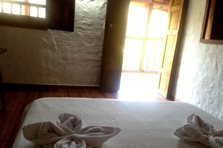 Room 32 of 100