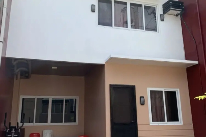 Mactan transient house with daily van
