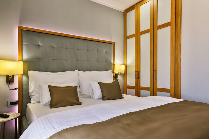 Room 5 of 36