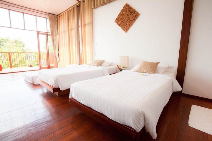 Room 7 of 75