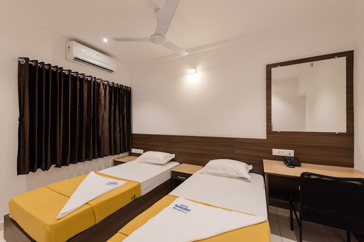 Room 10 of 38