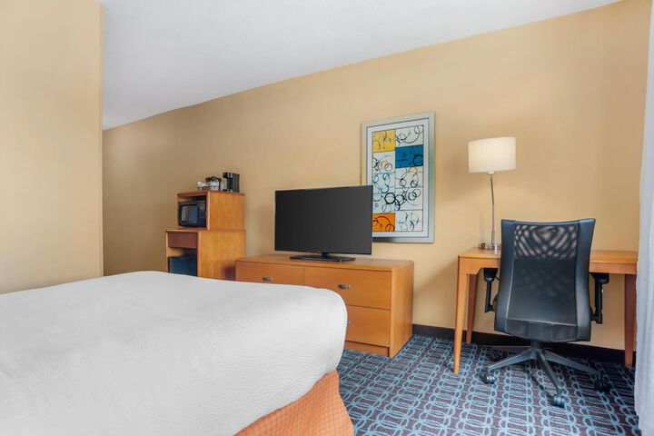 Room 8 of 34
