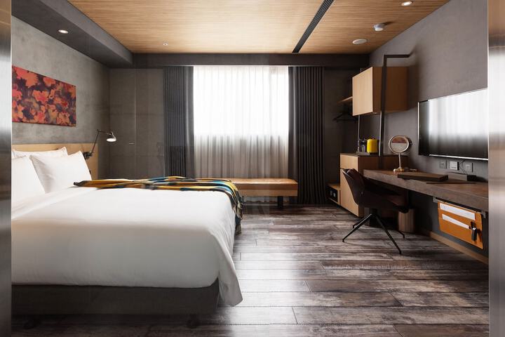 Room 5 of 89