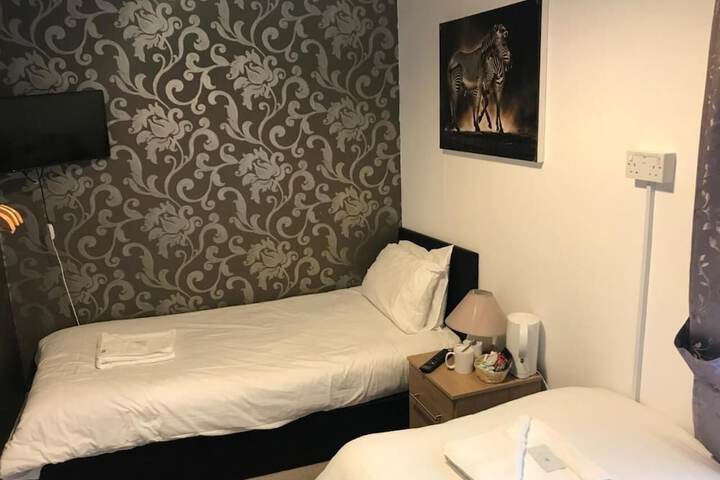 Room 26 of 60