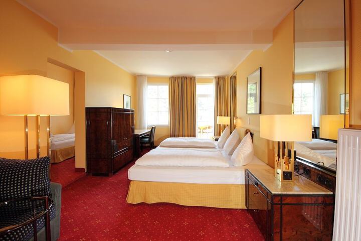 Room 4 of 44