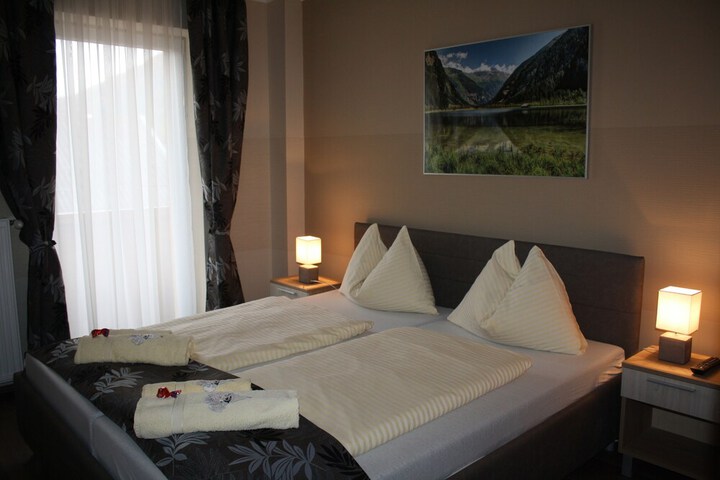 Room 2 of 42