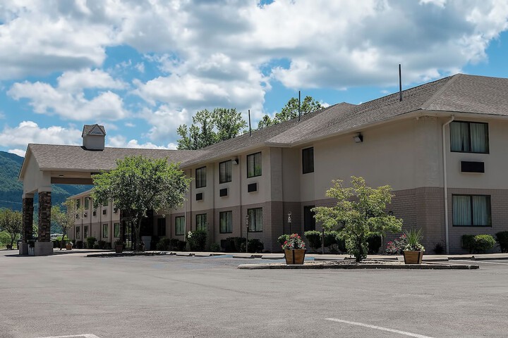 Hotel Entry