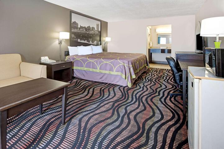 1 King Bed (8 of 9)