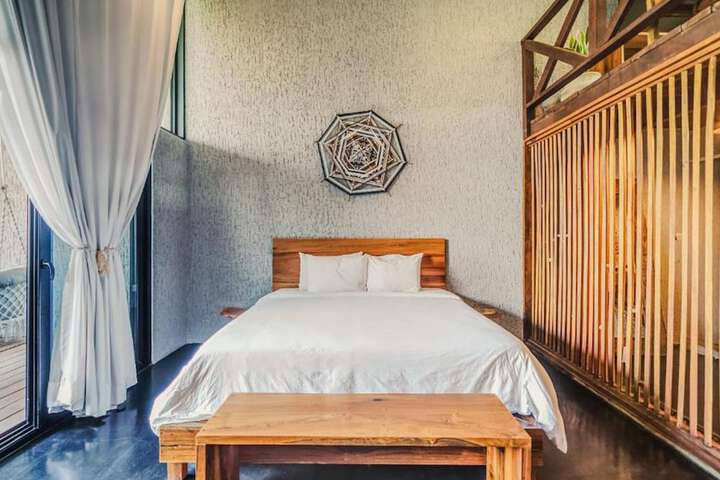 Room 29 of 166