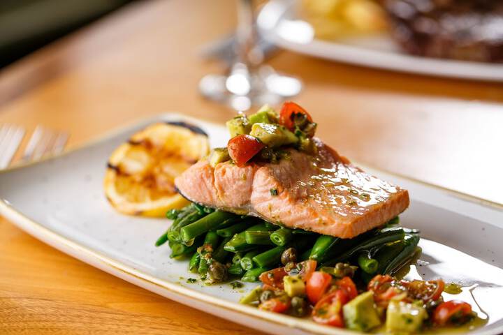Dining 59 of 156