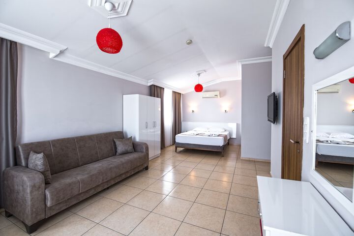 Room 4 of 27