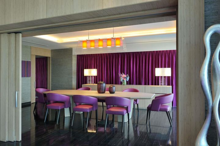 Room 34 of 315