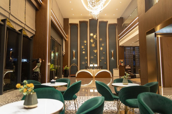 Hotel Interior 10 of 148